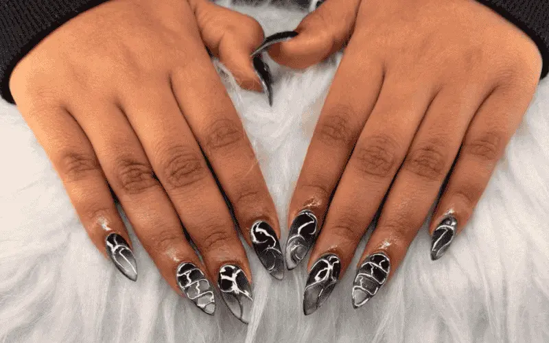 Get Stunning Nail Extensions in Lucknow: Why Darpan by Pooja Salon Is the No.1 Choice